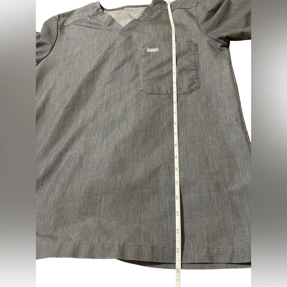💙BUNDLE Figs Charcoal V-Neck Scrub Top - Picture 10 of 12
